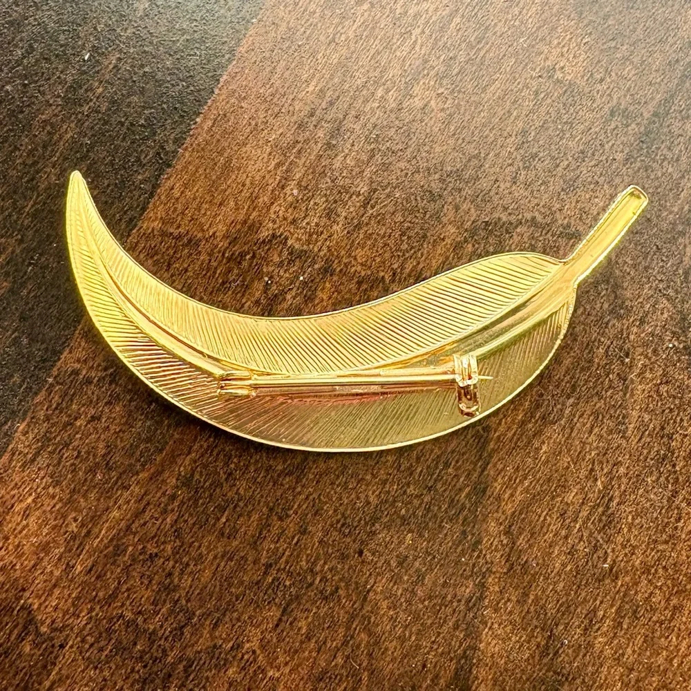 Set of 2 Golden‎ Vintage Brooch Pins
